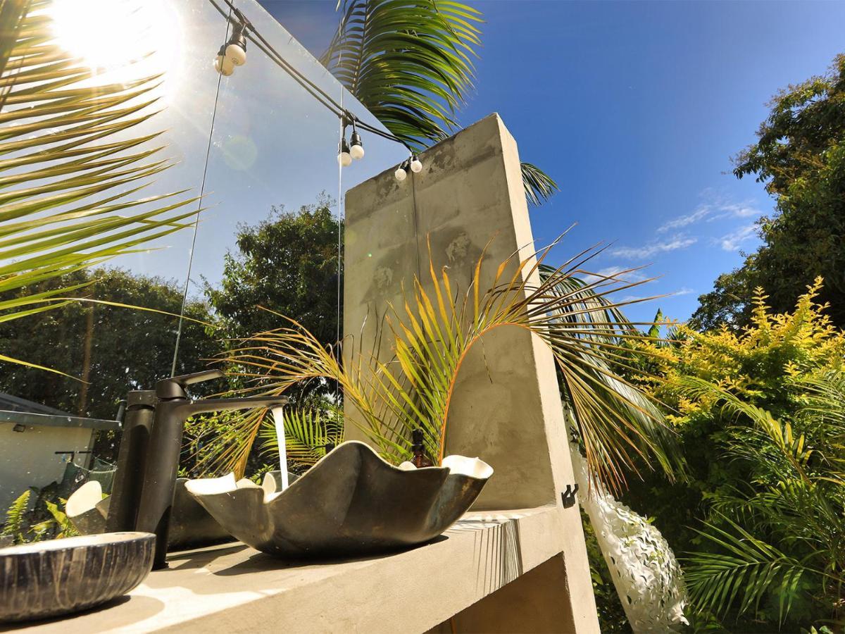 L'Incroyable Maison De Mamie Mechant Saint-Philippe Exterior foto